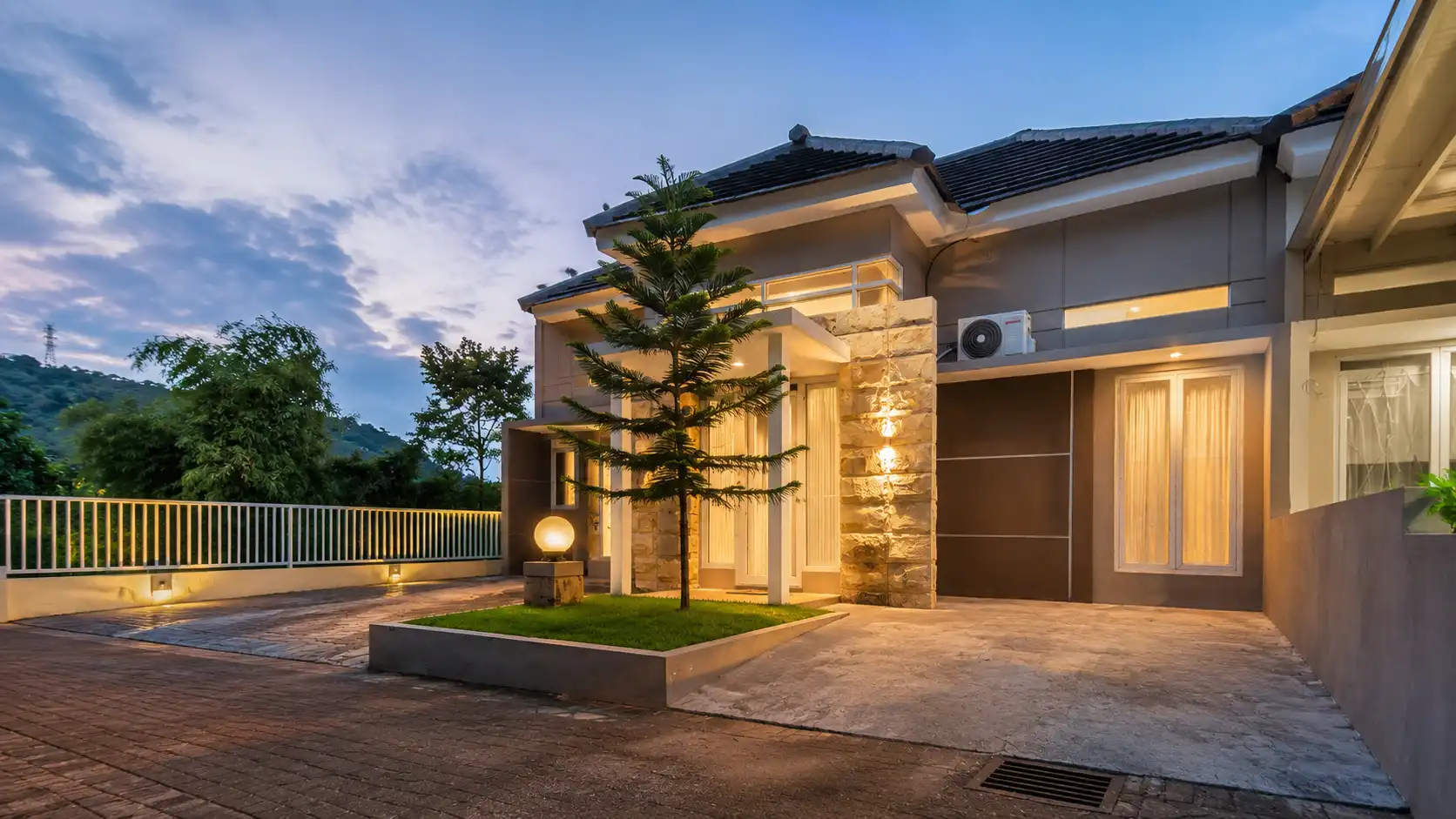 Villa Aurora Tampak Depan